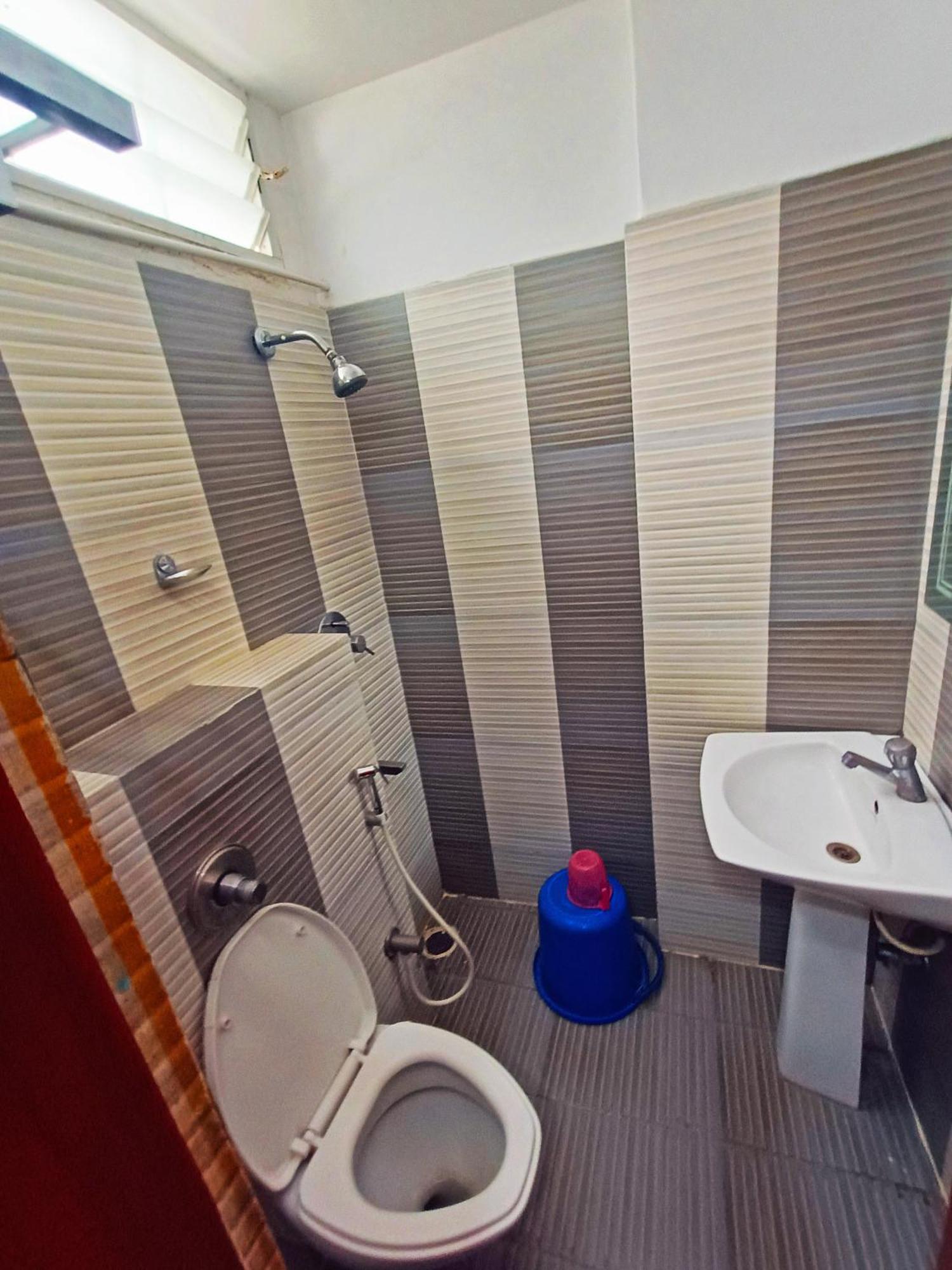 Pavithra Paradise Hotel Бангалор Екстериор снимка