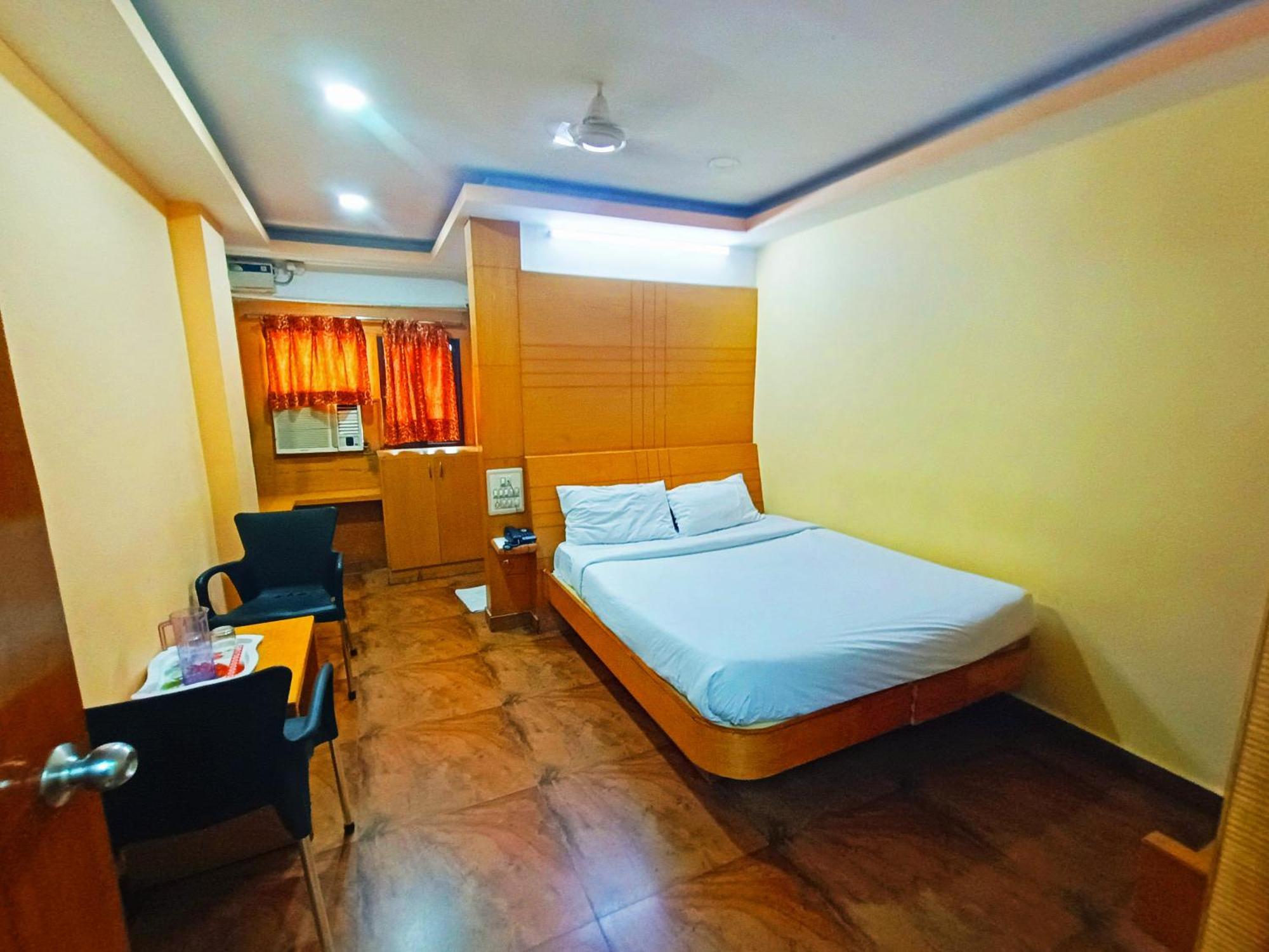 Pavithra Paradise Hotel Бангалор Екстериор снимка