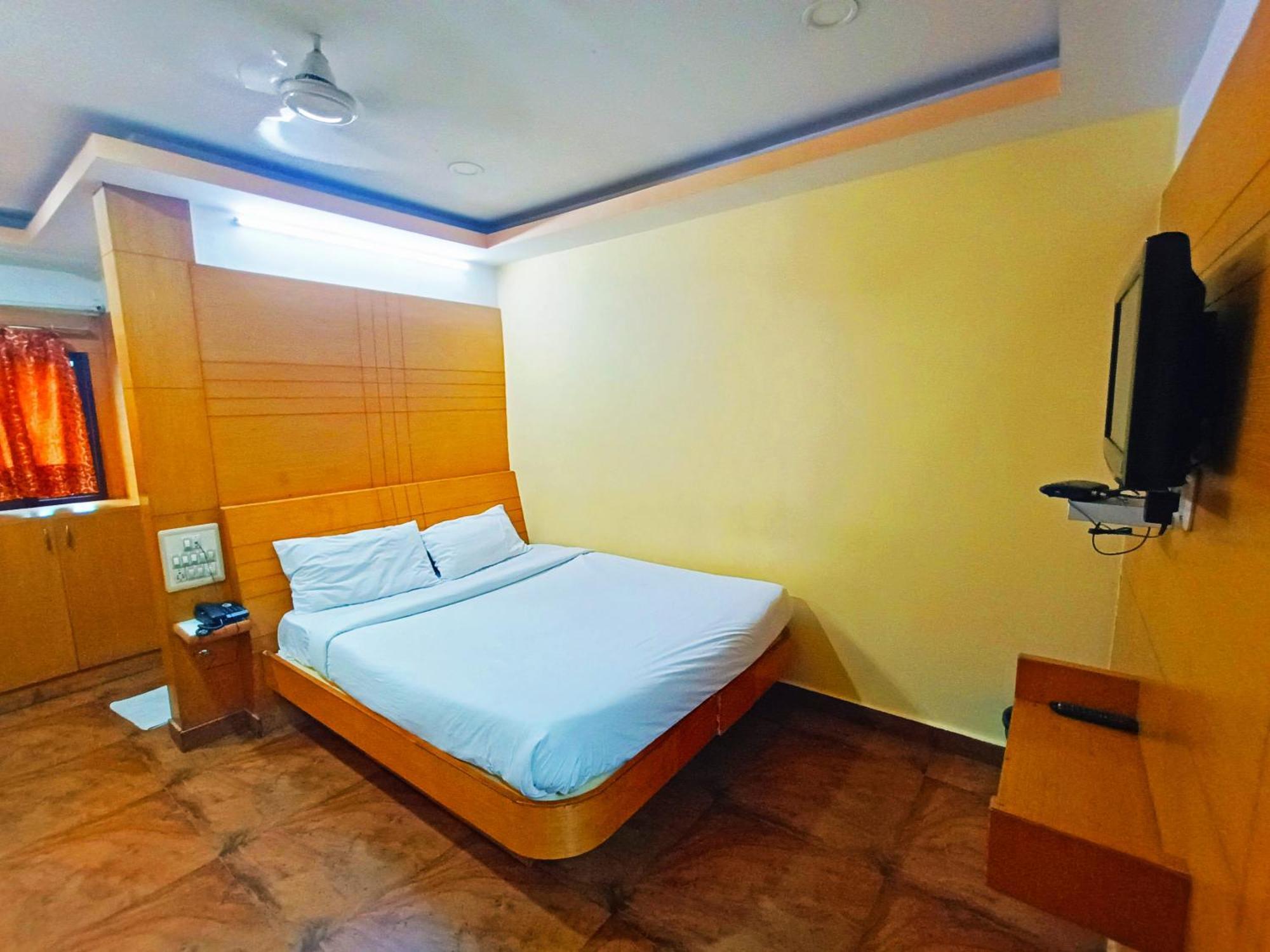 Pavithra Paradise Hotel Бангалор Екстериор снимка
